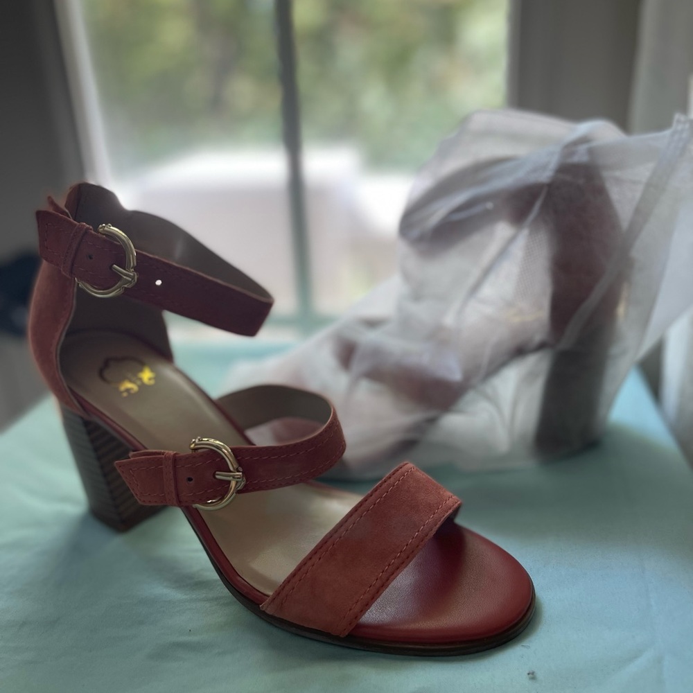 Women’s suede heels